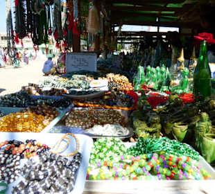 Verkaufsstände mit Jadesouveniers