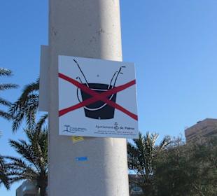 Am Strand - kein Sangria mehr aus Eimern 