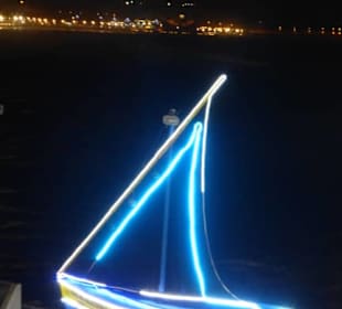 Vor dem Restaurante La Marinera