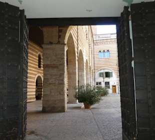 Eingang Cortile del Tribunale