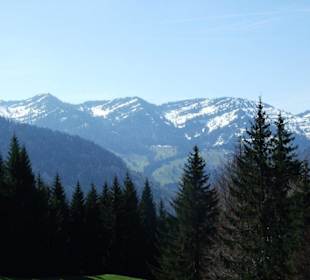Blick vom Berg auf das umliegende Panorama