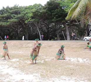 Vorführung der Inselbewohner
