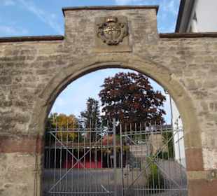 Eingang zum Stiftshof