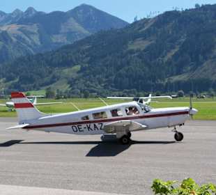 Start zum Alpenrundflug ,Flugplatz Zell am See