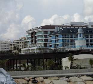 Richtung Hotel. Alles eng zusammen
