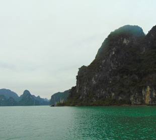 Wunderschöne Halong Bucht
