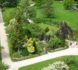 Blick vom Aussichtsturm in den Park der Gärten