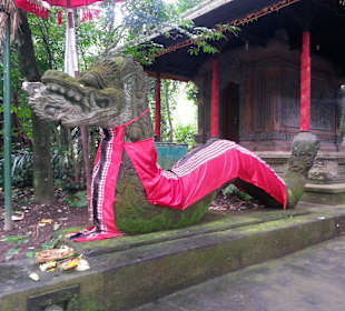 Tempelanlage im Park