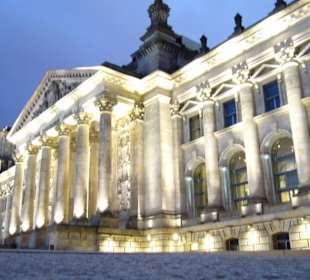Bundestag am Abend