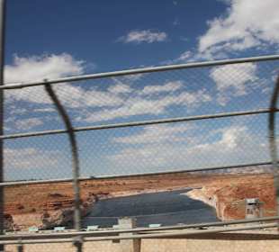 Blick von der Fahrbahn aus..