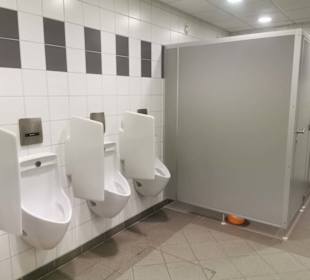 Toiletten im Untergeschoss