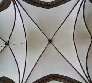 Blick zur Decke des Langschiffes