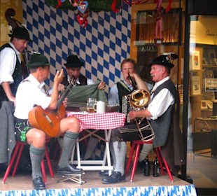Straatbeeld in München tijdens oktoberfest