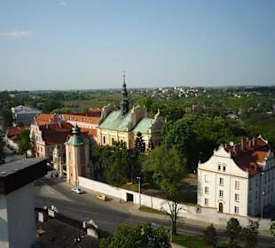 Widok z Bramy Opatowskiej na Kościół św. Michała