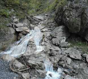 Wasserfall entlang der Schlucht