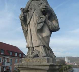 Karl der Große auf der Alten Mainbrücke