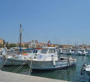 Port na Aeginie