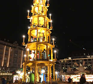 Striezelmarkt (Weihnachtsmarkt) Dresden