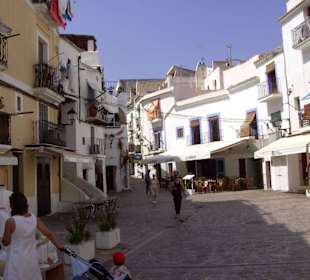 Platz in Dalt Vila