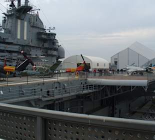 Auf der USS Intrepid 