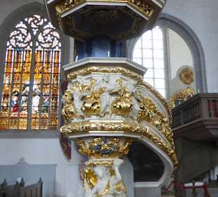 In der Peterskirche - die Kanzel