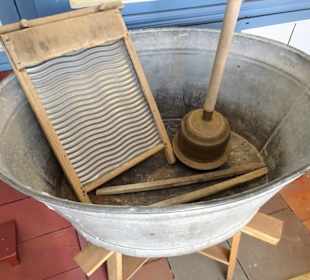 Alter Waschzuber im Heimatmuseum Leer