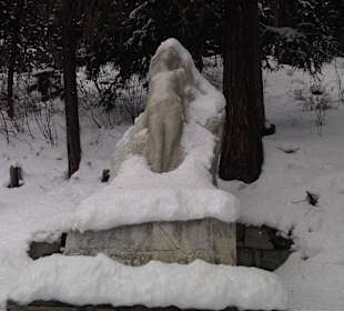 Statue