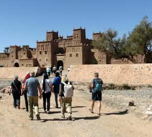 Zugang von der Durchgangsstrasse