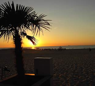 Traumhafter Sonnenuntergang am Strand Warnemünde