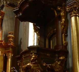 In der St. Anna Kirche bei der Besichtigung