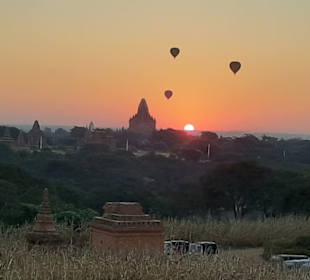 Sonnenaufgang in Bagan