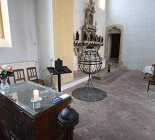 Blick zum Epitaph
