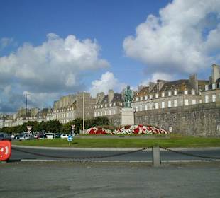 Saint Malo, Stadtmauer, Stadtkern und Küste