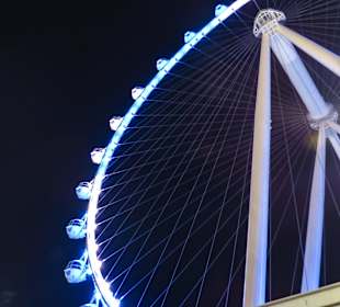 High Roller von außen bei Nacht