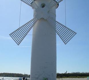 Stawa Młyny (znak nawigacyjny), Falochron Zach.