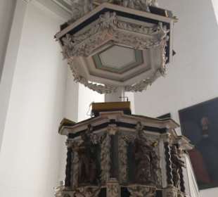 Die reich verziert Kanzel der Augustinerkirche
