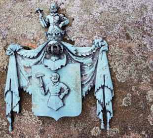 Mit Handwerk verziert