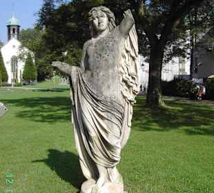 Statue