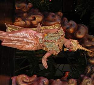 Puppen-Tanztheater in der City Walk