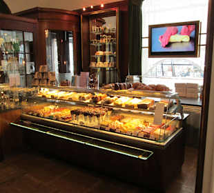 Torten- und Kuchenbuffet