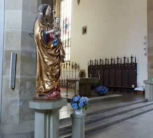 Lebensgroße Marianstatue aus dem 15. Jh.