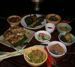 Reistafel im Restaurant Bumbu Bali