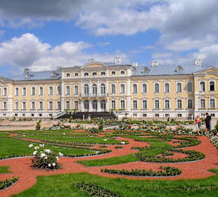 Schloss Rundale mit Parkanlage