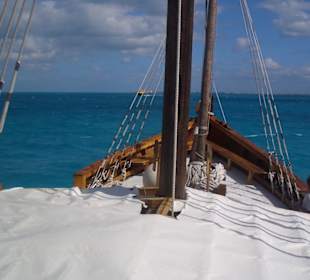 In der Ferne die Insel
