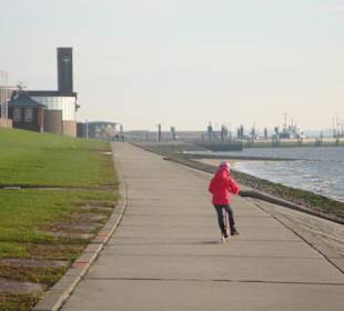 Rollerspaß auf dem Deich