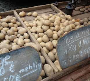Rundgang über den Wochenmarkt Pferdemarkt