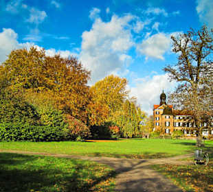 .Замок Ойтин.Парк замка Ойтин.