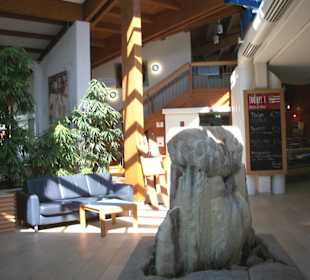 Inneneinrichtung des Eingangs zur Therme.