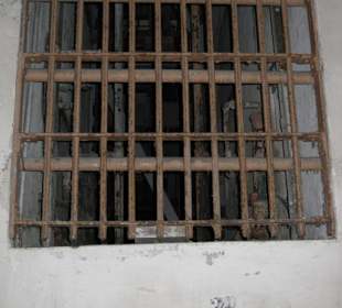 Versorgungschacht zw. den Zellen, diente zur Fluch