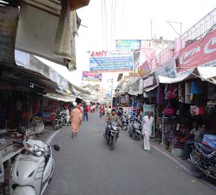 Auf dem Markt von Pushkar unterwegs